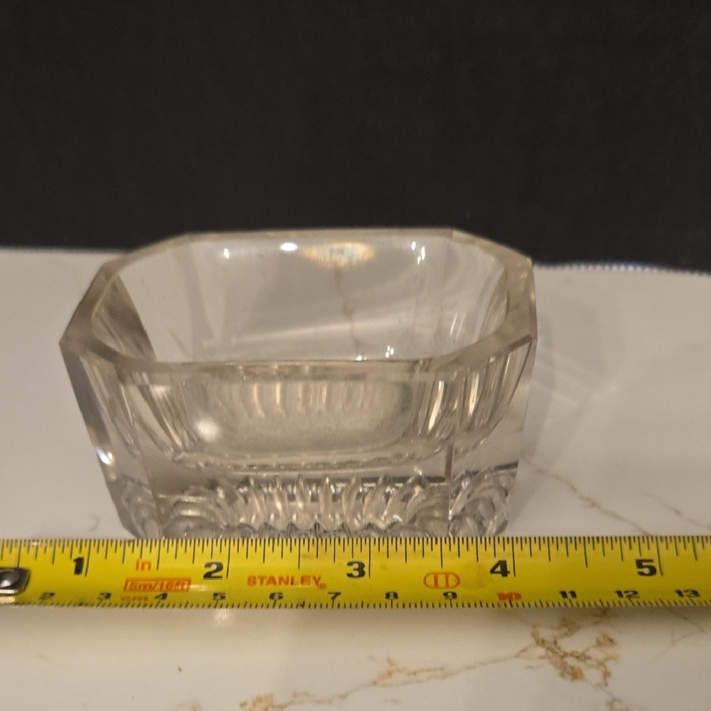 Source Unknown Clear Glass Dish